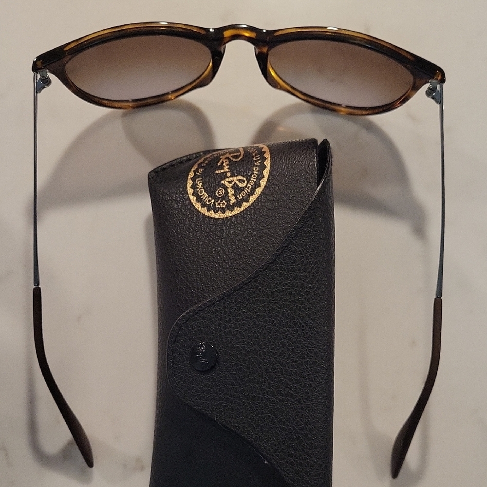 Ray-Ban P Erika Polarized Brown Tortoise Sunglasses with Black Case - Picture 3 of 4